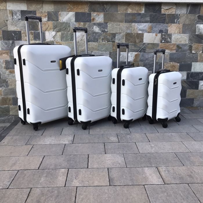 Валіза дорожня середня Wings 147 M Кремовий