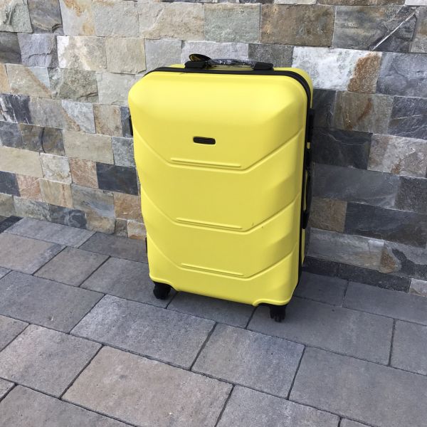 Валіза дорожня середня Wings 147 M Жовтий
