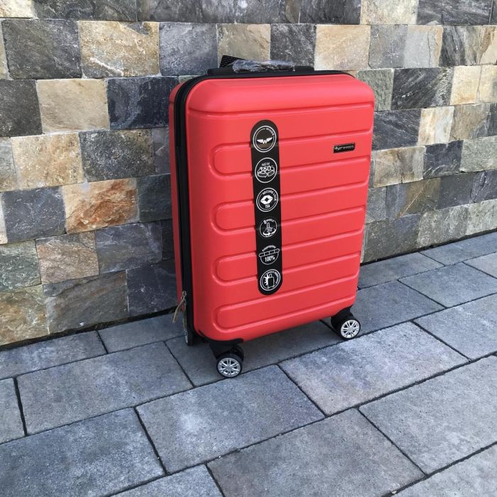 Валіза дорожня мала з поліпропілену Wings DQ181-03 S Червоний