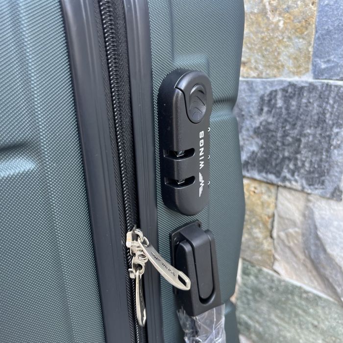 Валіза дорожня середня Wings 147 M Зелений