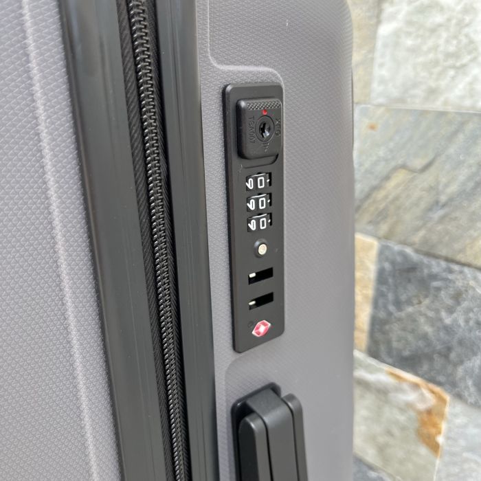 Валіза дорожня середня з поліпропілену Wings DQ181-03 M Графітовий