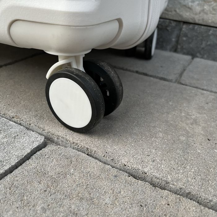 Валіза дорожня велика з поліпропілену Wings DQ181-04 L Білий