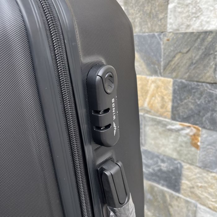 Валіза дорожня середня Wings AT01 M Чорний