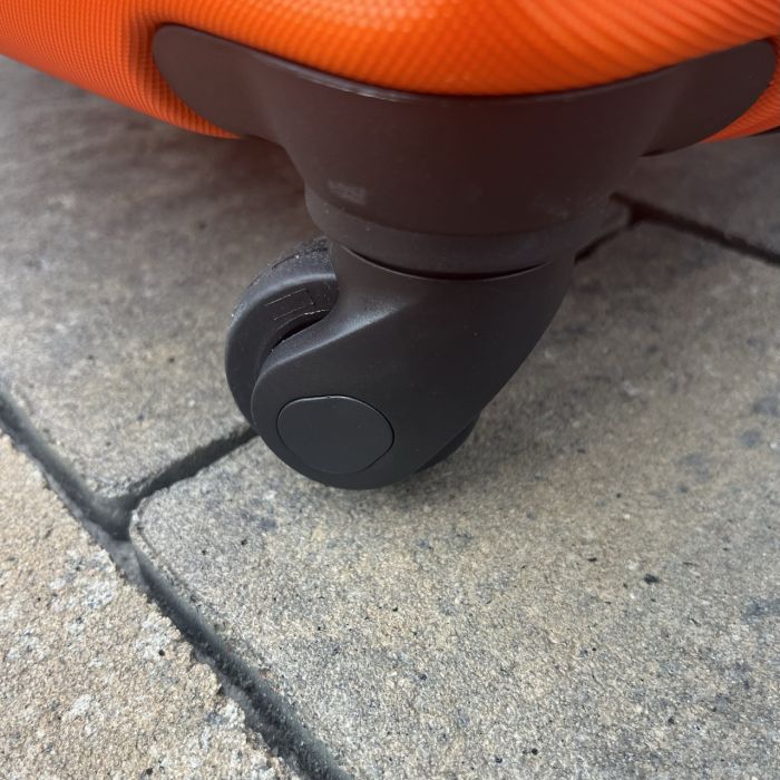 Валіза дорожня середня Wings AT01 M Оранжевий