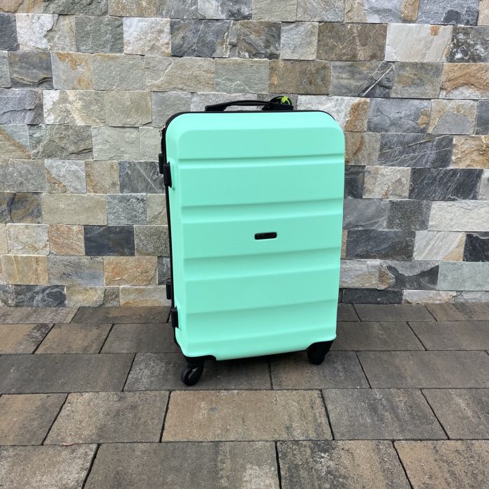 Валіза дорожня середня Wings AT01 M М'ятний