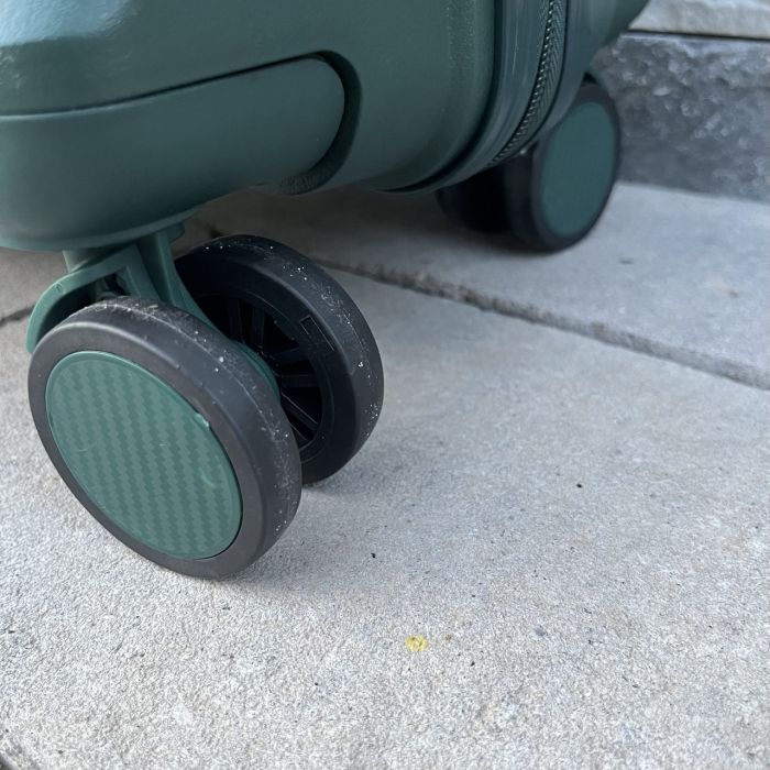 Валіза дорожня середня з поліпропілену Wings DQ181-04 M Зелений