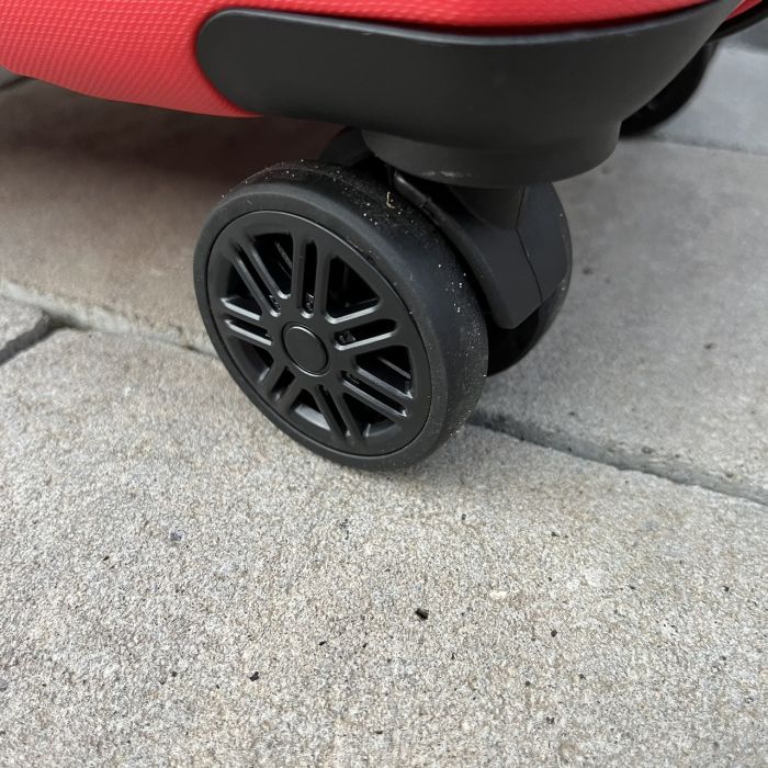 Валіза дорожня середня з поліпропілену Wings PP06 M Червоний