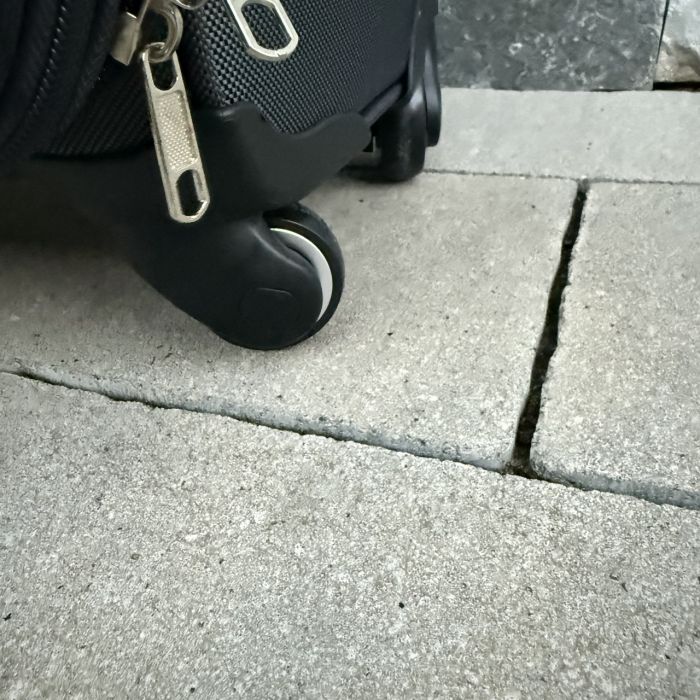 Валіза тканинна середня на 4 колесах Wings 1708 M Сірий