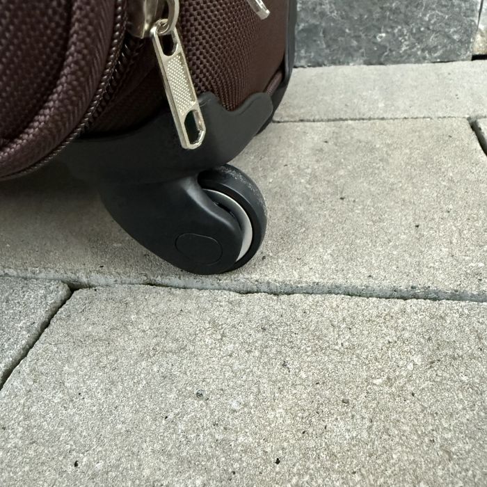 Валіза тканинна середня на 4 колесах Wings 1708 M Коричневий