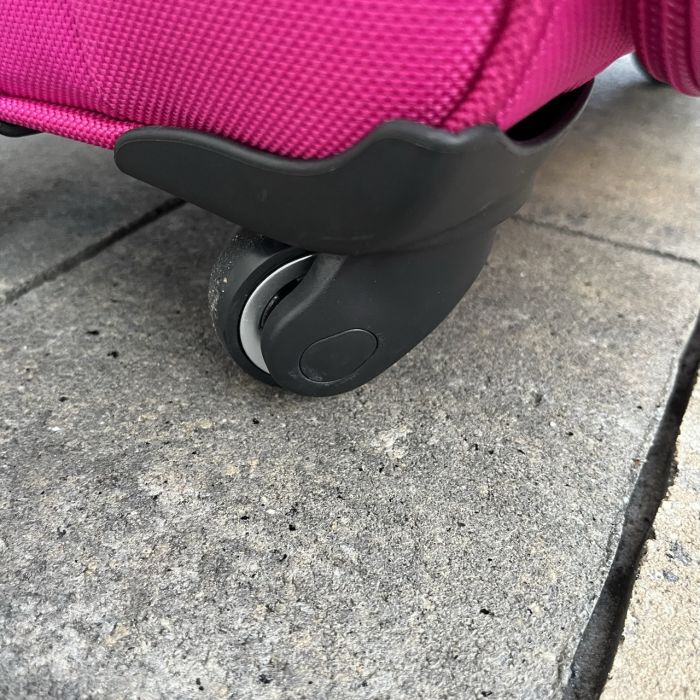 Валіза тканинна середня Wings 1706 M Рожевий