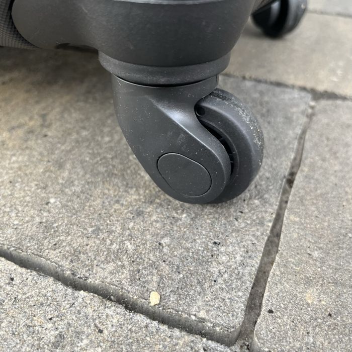 Валіза дорожня велика Wings AT01 L Чорний