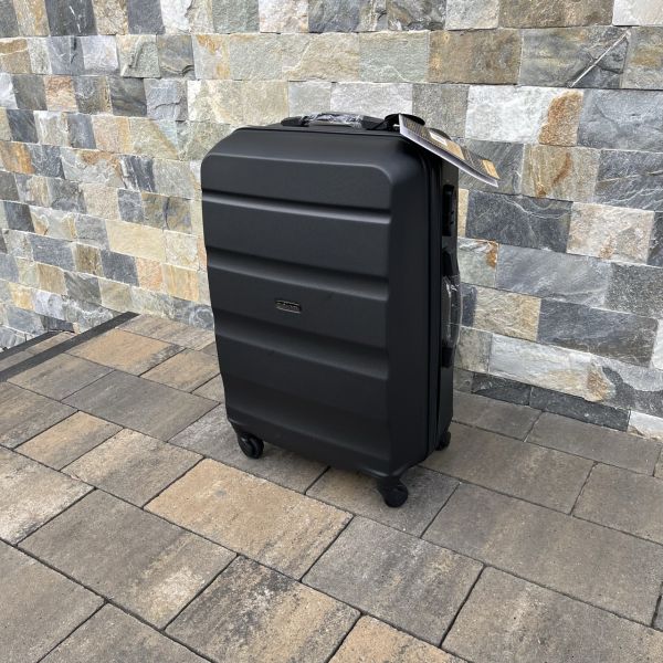 Валіза дорожня середня Wings AT01 M Чорний