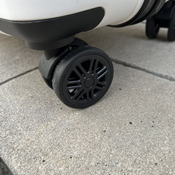 Валіза дорожня середня з поліпропілену Wings PP06 M Білий