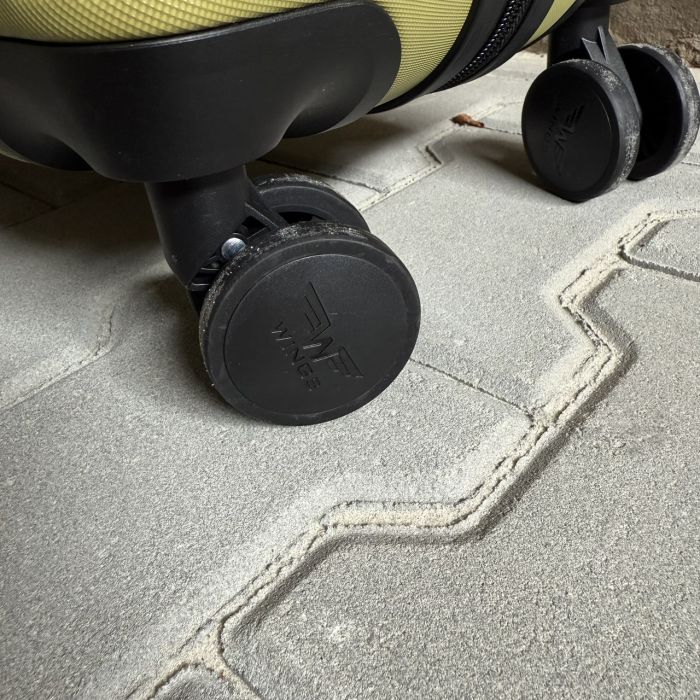 Валіза дорожня  середня Wings EGRET M Оливковий